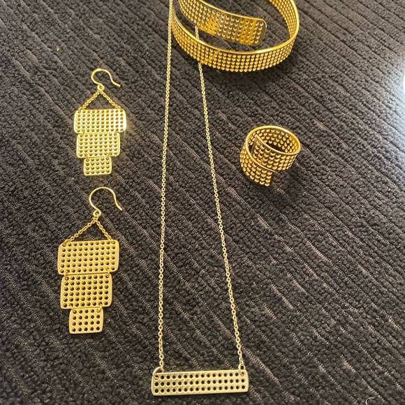Gorjana "Mia" Gold Jewelry Set - Picture 1 of 10